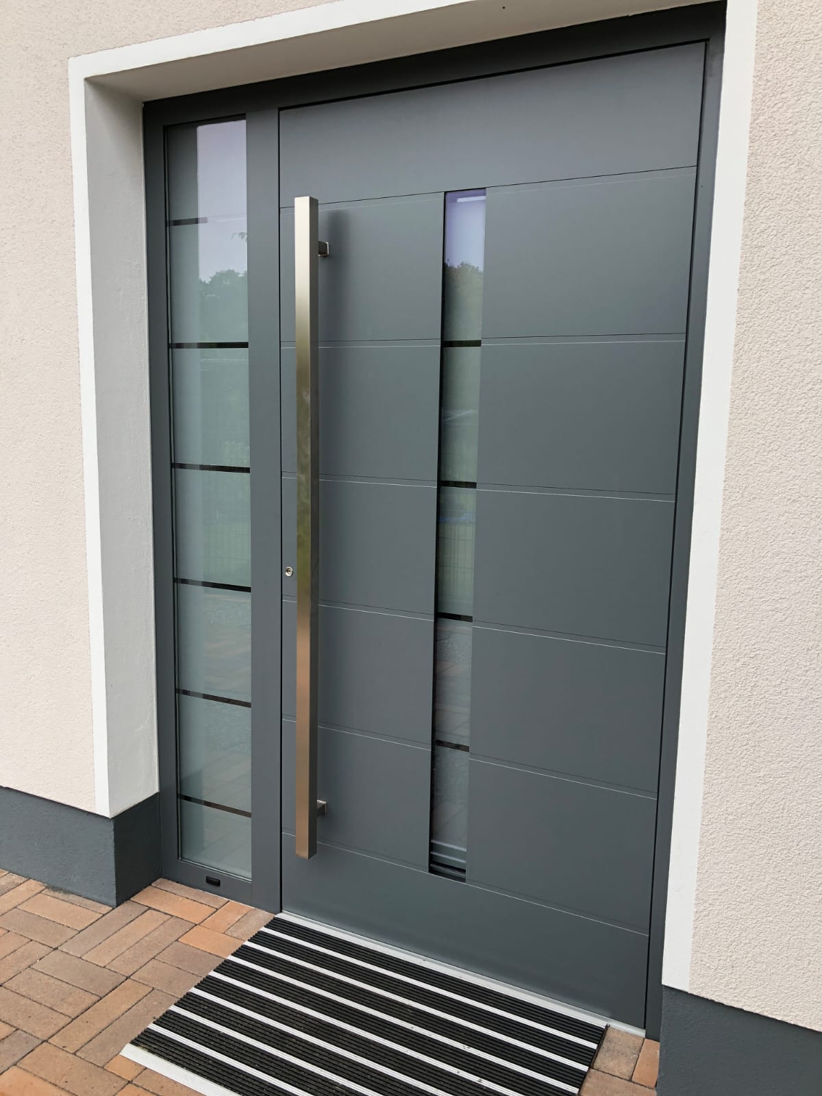 External aluminium door