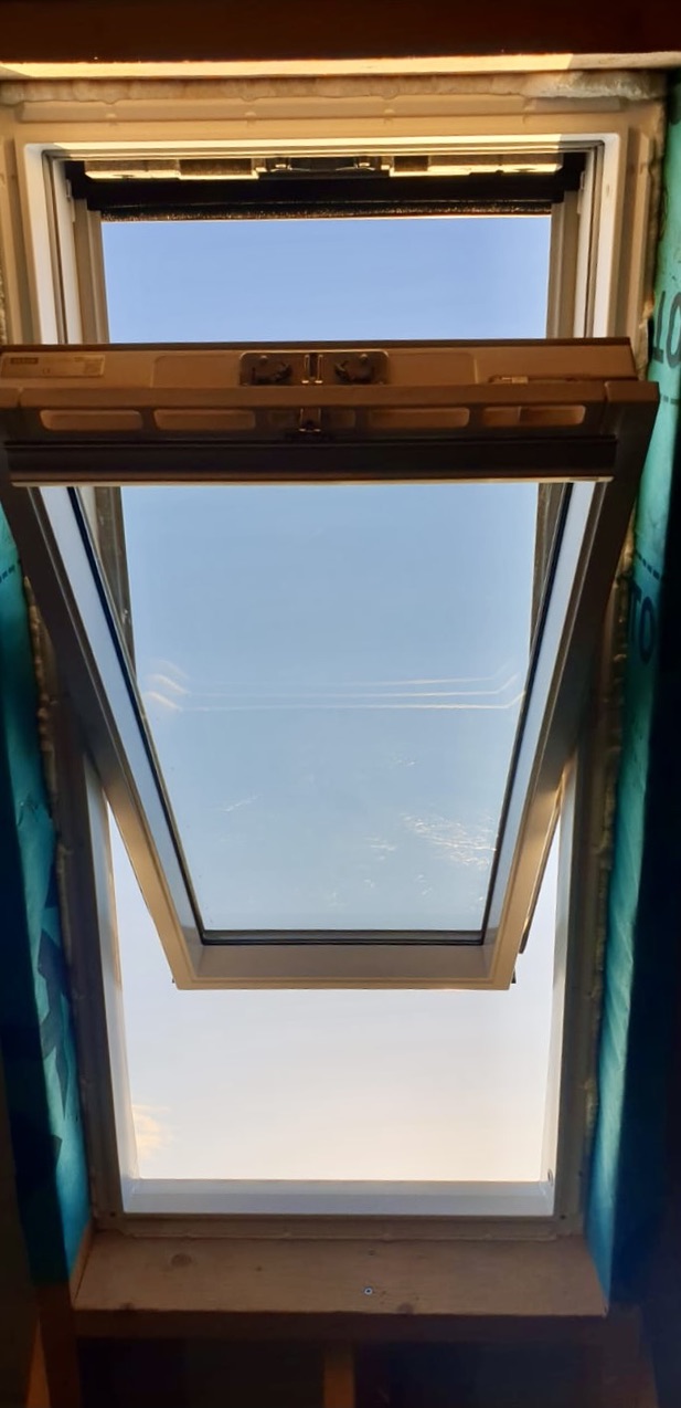 Centre Pivot Window VELUX GLL 1061